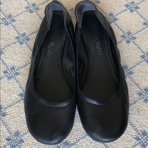 Vera Wang Black Flats